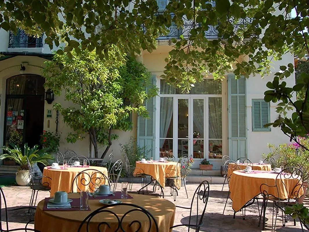 La Bellaudiere Hotel Grasse 2*,