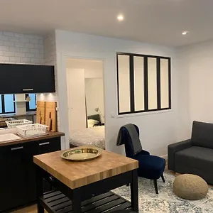Loft Luxe République , Paris France