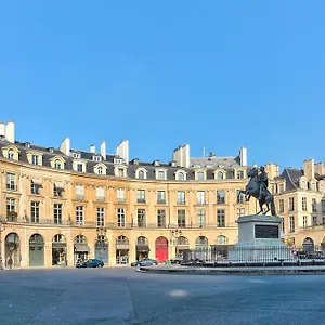 Luxury On The Place Des Victoires Apartment