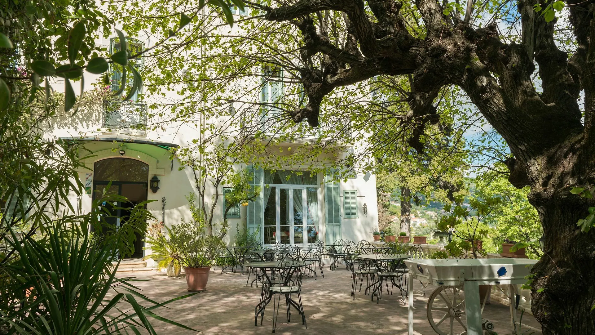 Logis Hotel La Bellaudiere location